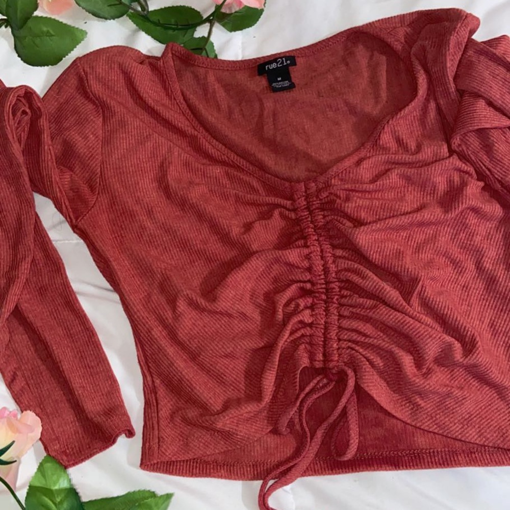 Long sleeve orange crop top 💛